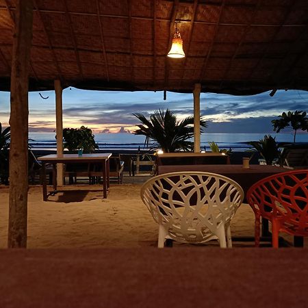 Shantaram Beach Huts 아람볼 외부 사진