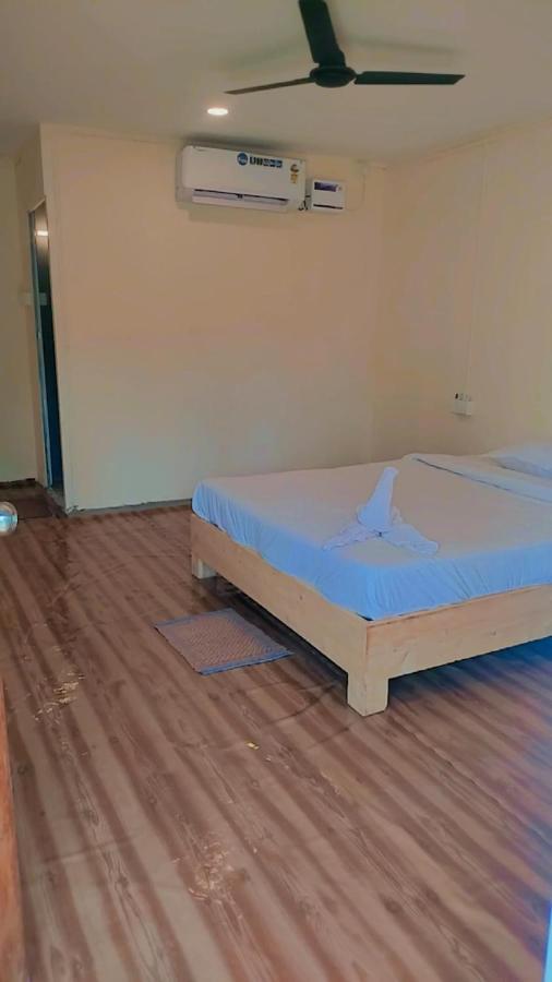 Shantaram Beach Huts 아람볼 외부 사진