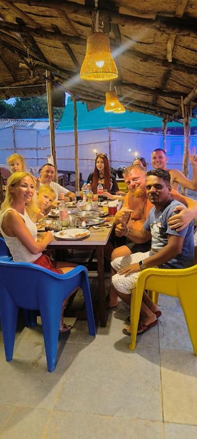 Shantaram Beach Huts 아람볼 외부 사진