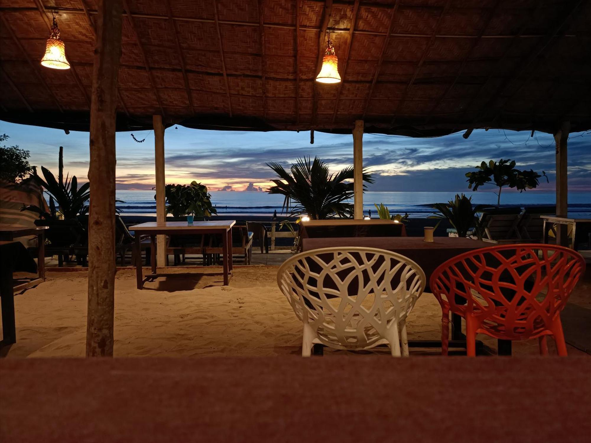Shantaram Beach Huts 아람볼 외부 사진